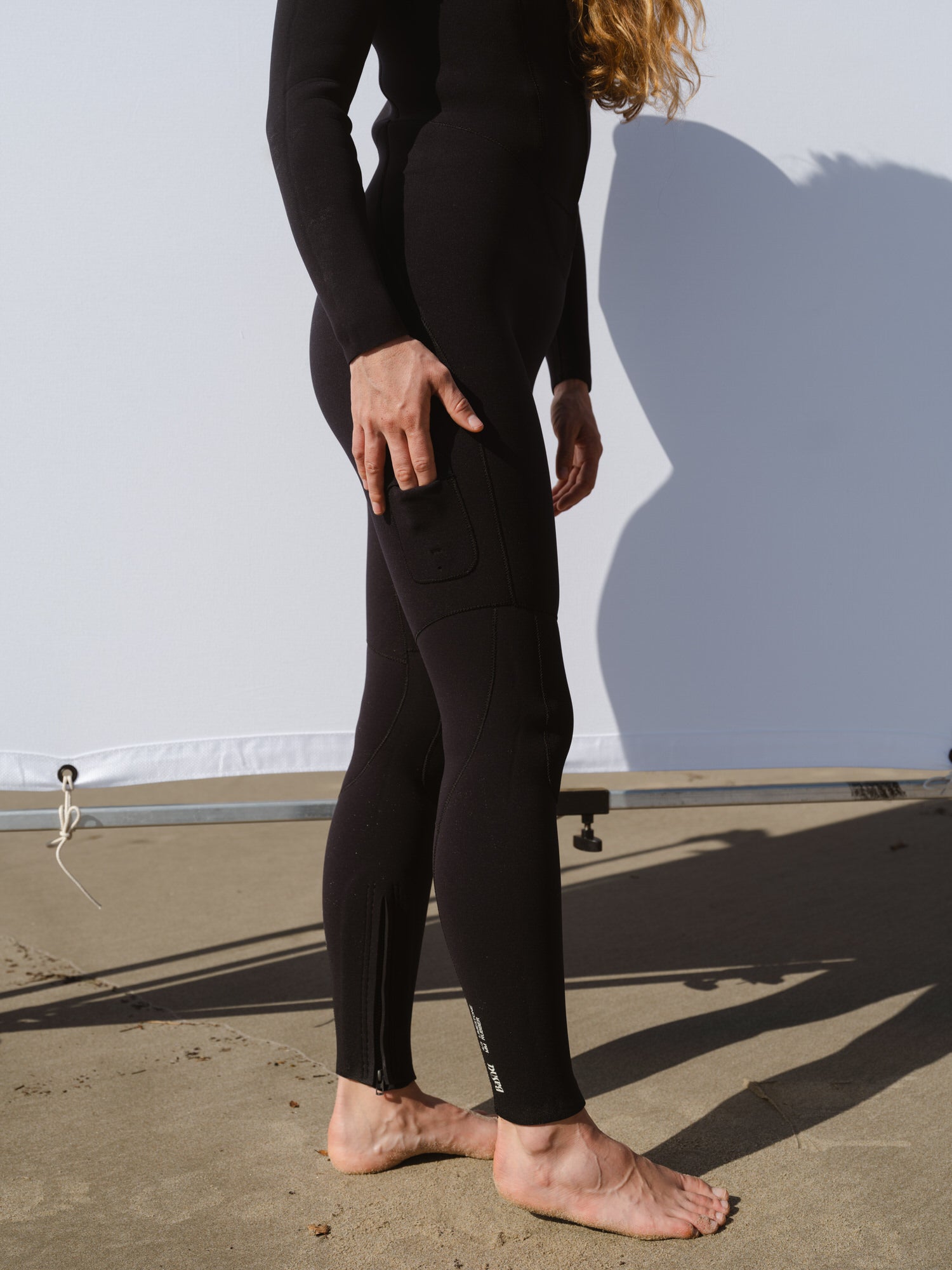 Basalt Jersey 4/3mm wetsuit key pocket detail on leg